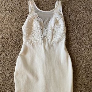 NWOT-White lace detail mini